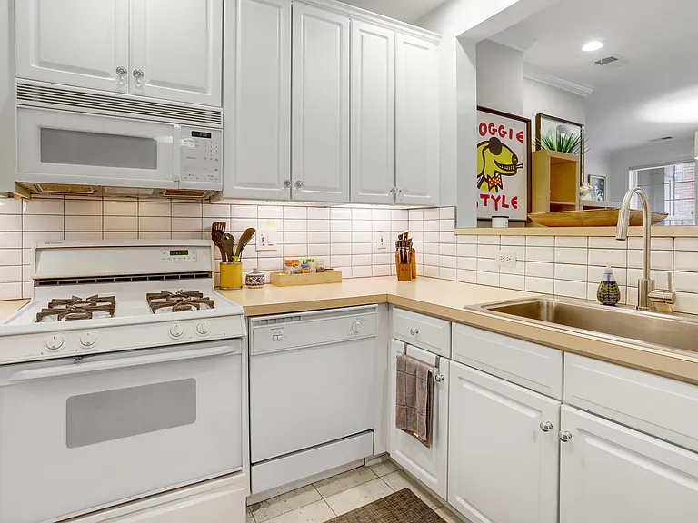 1320 N Wayne St — Photo 12