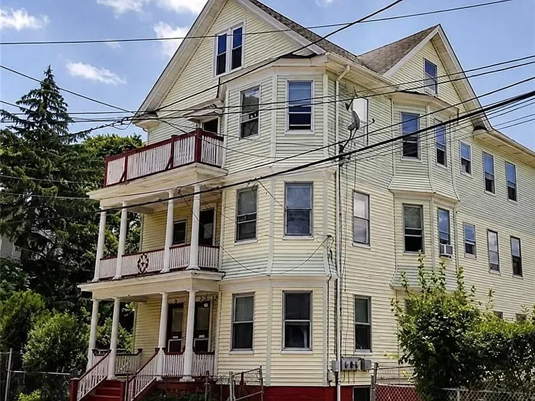 32 Reynolds Ave #1 — Photo 1
