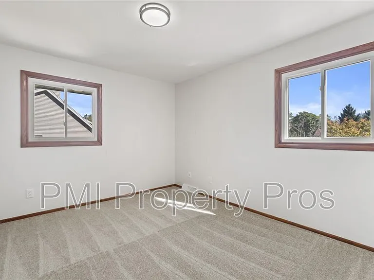 8150 S 88th St — Photo 22