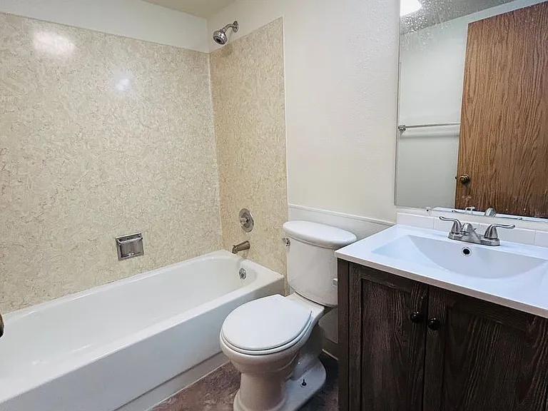 690 NW Atalanta Way #E104 — Photo 6