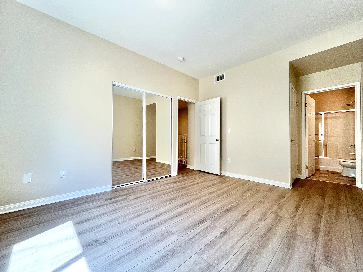 2 bed, $2,600 — Photo 3