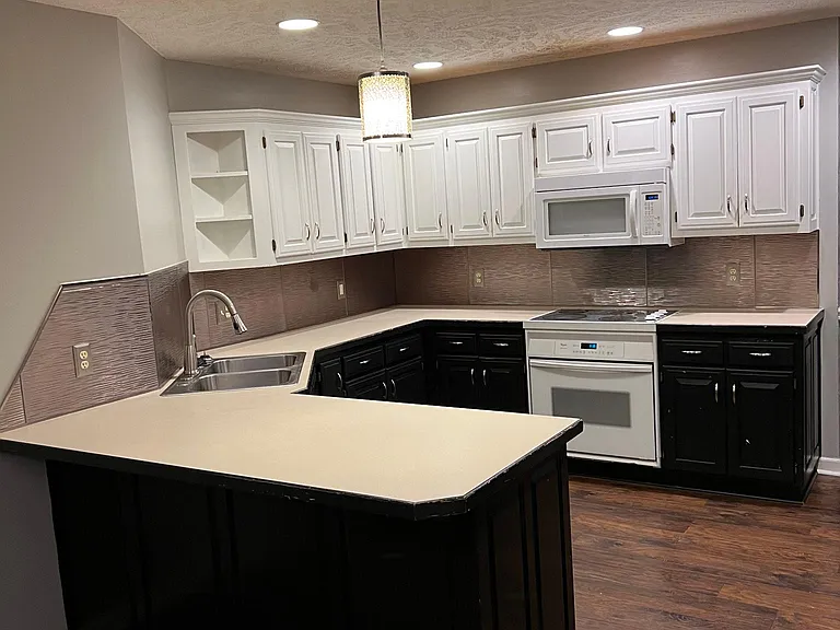 4595 S Park Ave — Photo 10