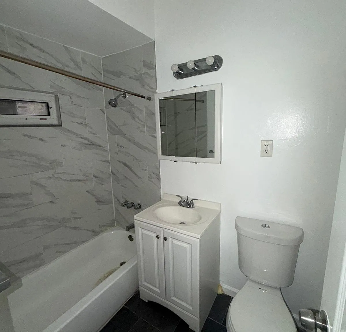 1 bed, 950 sqft, $1,550 — Photo 4
