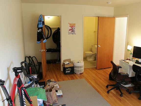 2nd Bedroom w/ Walk-In and 1/2 Bath