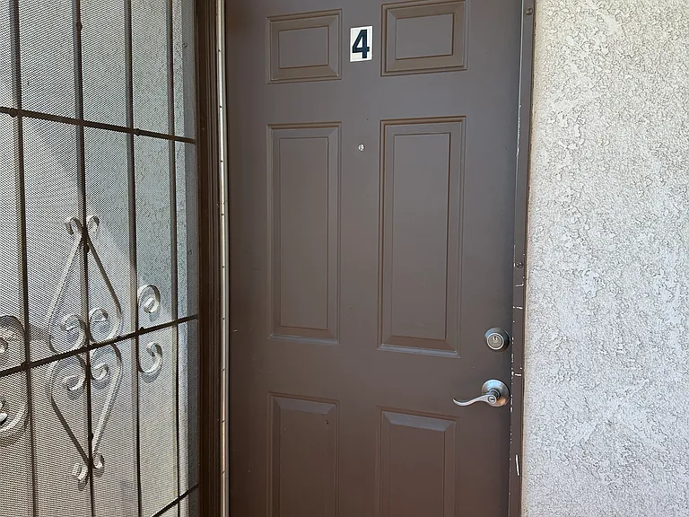 2798 N Junipero Ave #4 — Photo 3
