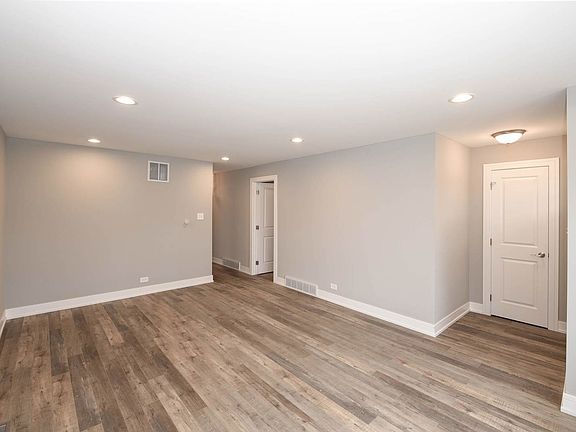 4th image of 9545 S Woodlawn Ave