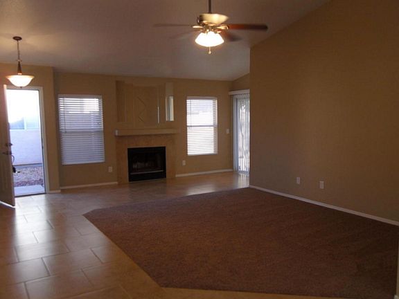 3rd image of 837 W Sierra Madre Ave