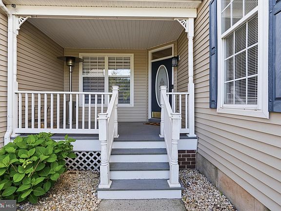 3rd image of 24 Brewster Dr
