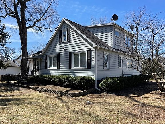 2nd image of 1610 Woodbine Dr