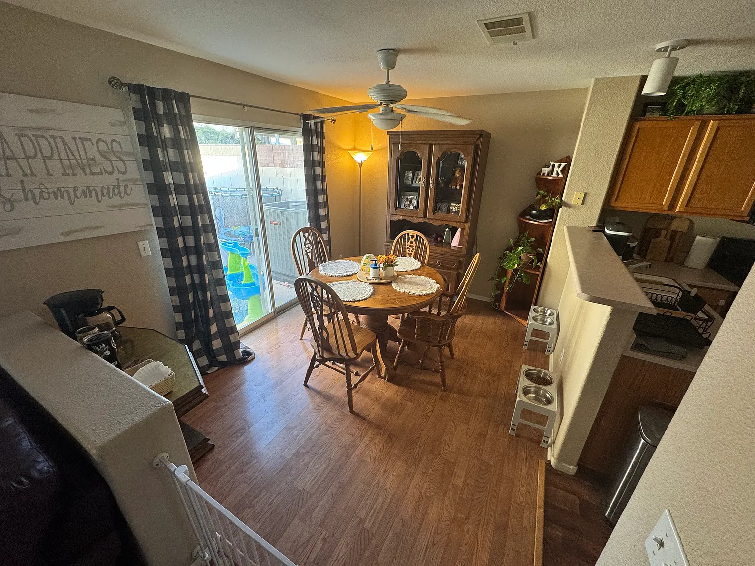 3 bed, 2.5 bath, 1273 sqft, $2,350 — Photo 3