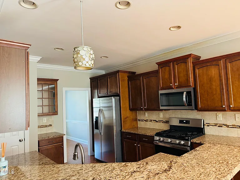 3913 Wedonia Dr — Photo 8