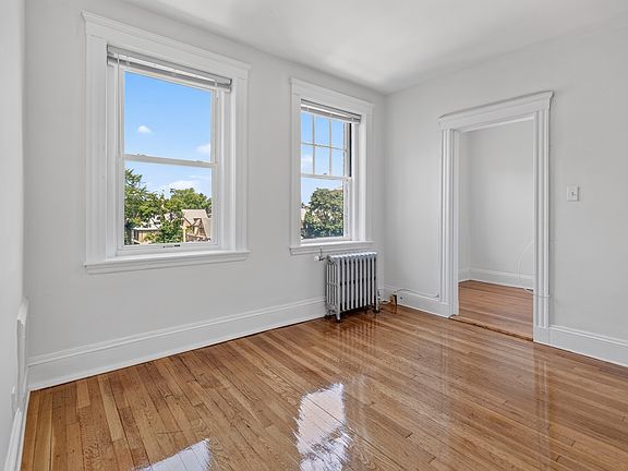 2nd image of 28 Langdon St APT 12A