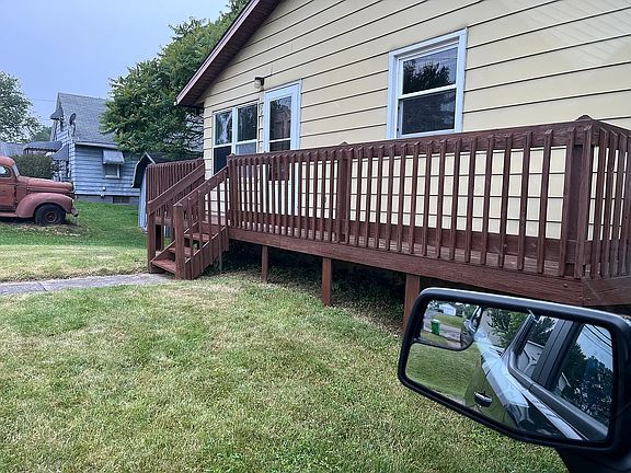 3rd image of 1081 Benton St