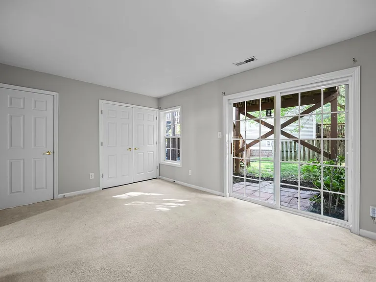 4718 Longhill Ln — Photo 9