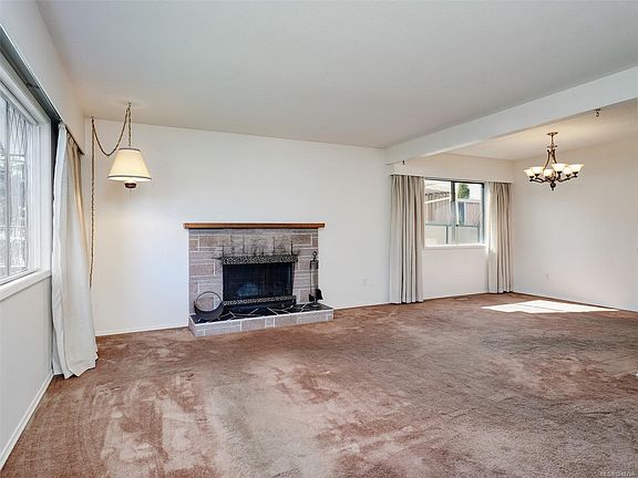3rd image of 3116 Yew St