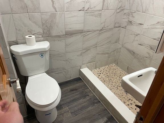 5th image of 724 Montague St #1
