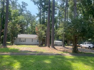 370 W 3rd St, Ridgeway, SC 29130