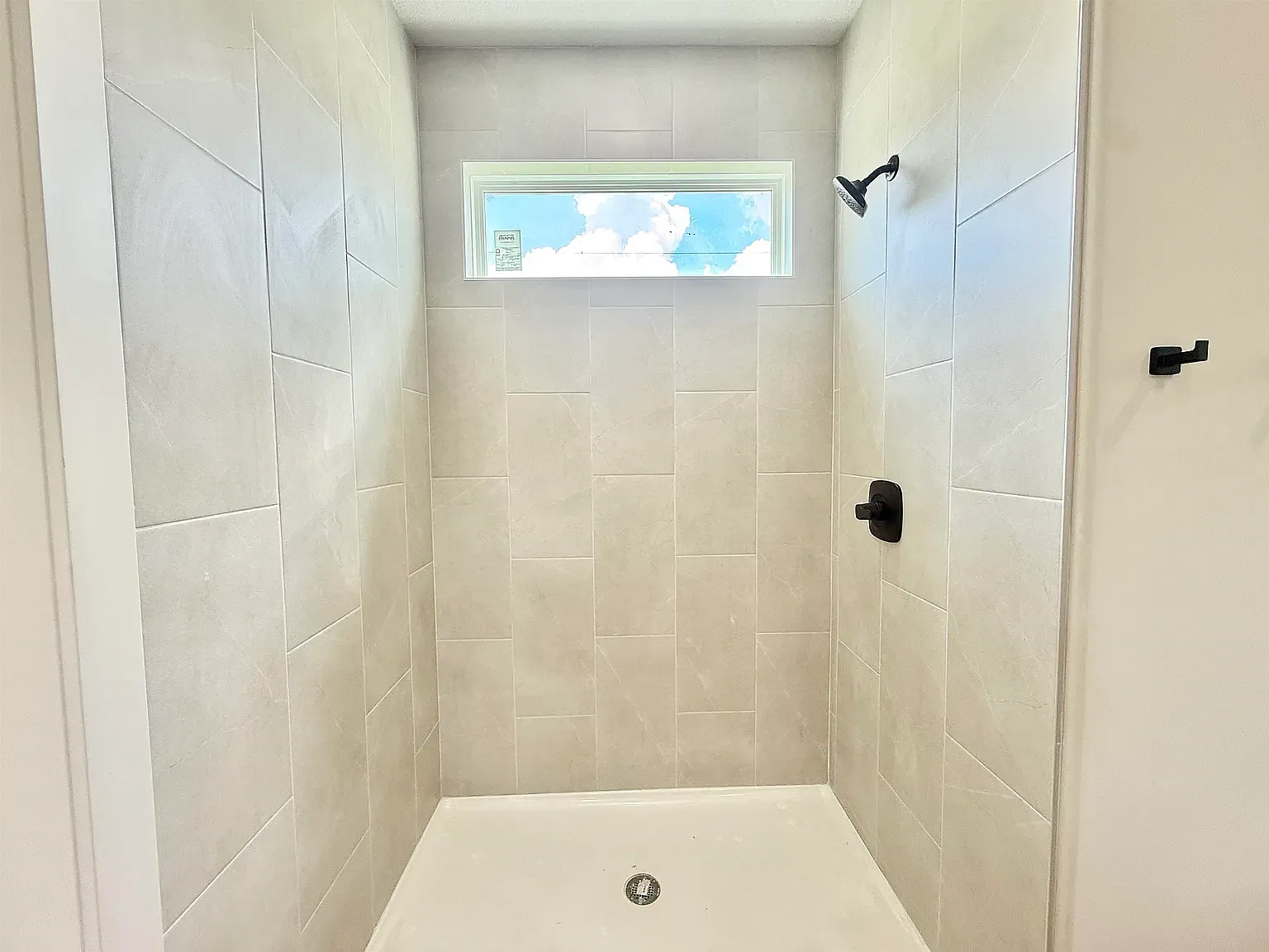 3 bed, 1584 sqft, $2,400 — Photo 3