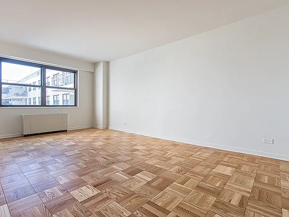 4th image of 305 E 86th St #3TE