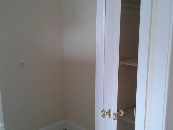 3rd image of 781 Palisade Ave APT B3