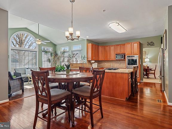 5th image of 6908 Bitternut Ct