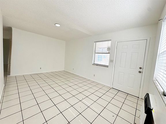 3rd image of 147 W 17th St