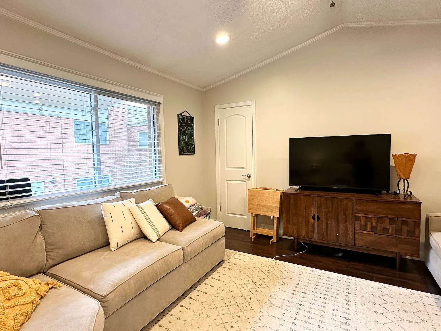 1822 N Rock Springs Rd NE — Photo 3