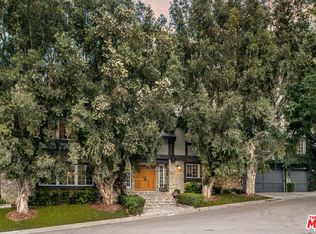 3818 Benedict Canyon Dr, Sherman Oaks, CA 91423