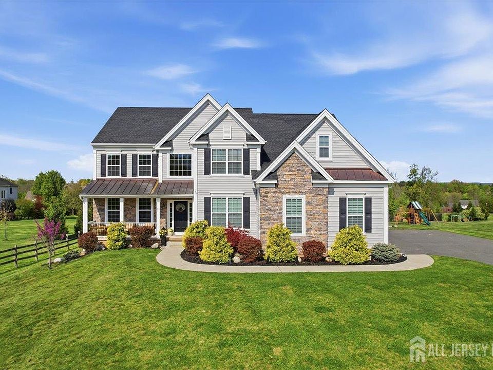1st image of 23 Claridge Ln
