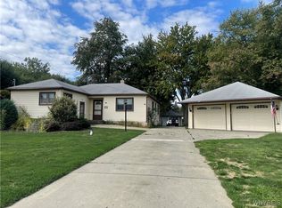 584 Borden Rd, Cheektowaga, NY 14227