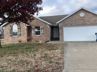 103 N Carlisle Dr, Nixa, MO 65714
