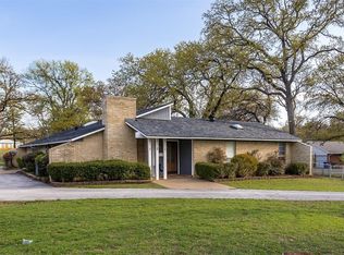 101 E Huitt Ln, Euless, TX 76040