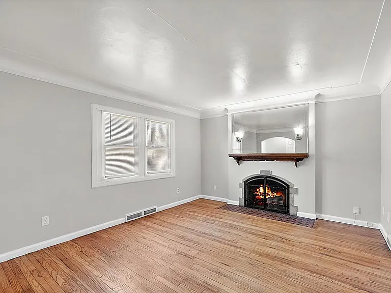 10500 Somerset Ave — Photo 13