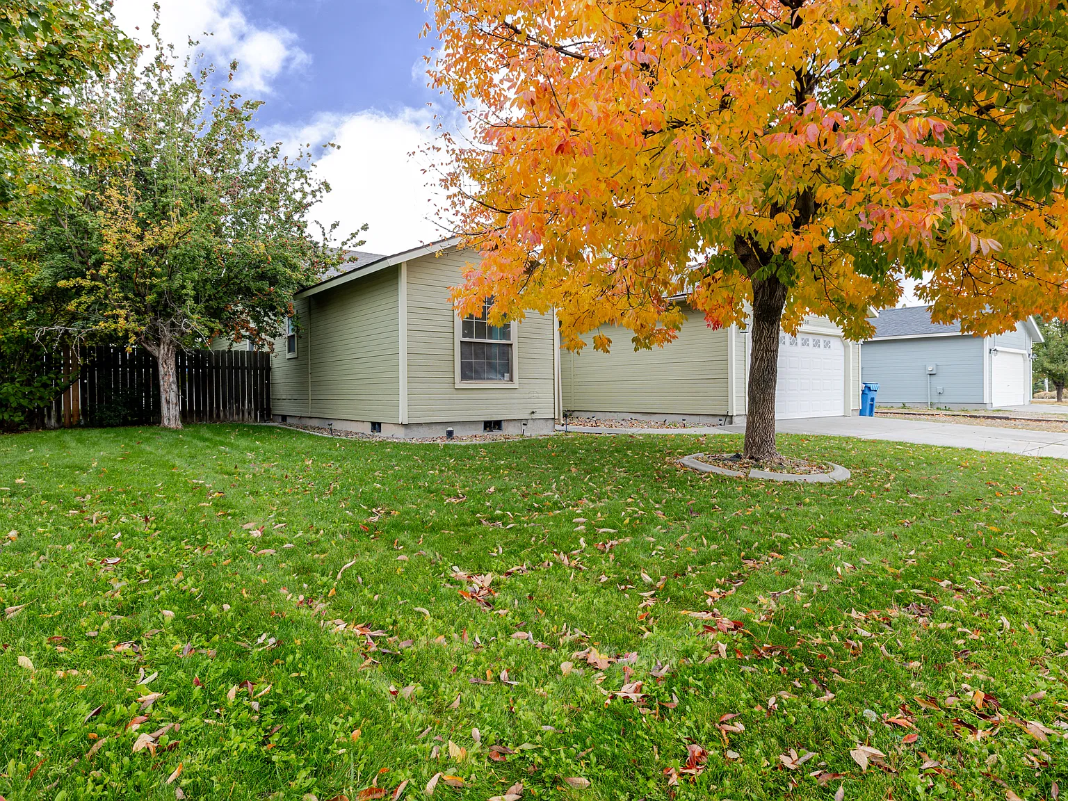 3 bed, 1500 sqft, $2,290 — Photo 2
