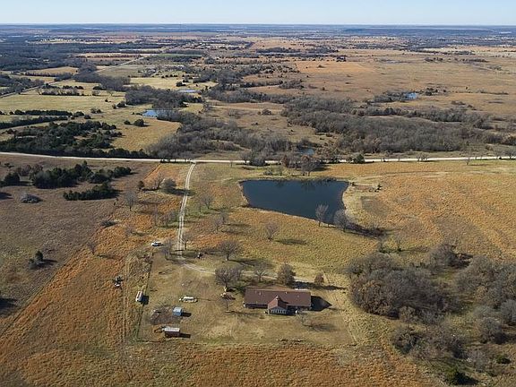 4th image of 2226 County Road 2100