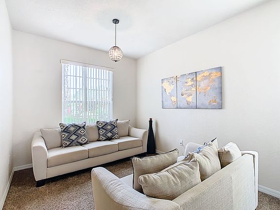 3rd image of 2953 Bonita Cir