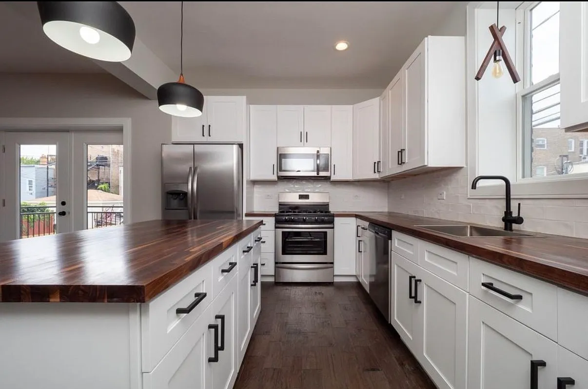4 bed, 2000 sqft, $3,620 — Photo 1