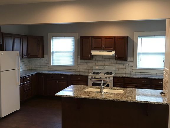 3rd image of 5025 Walnut St
