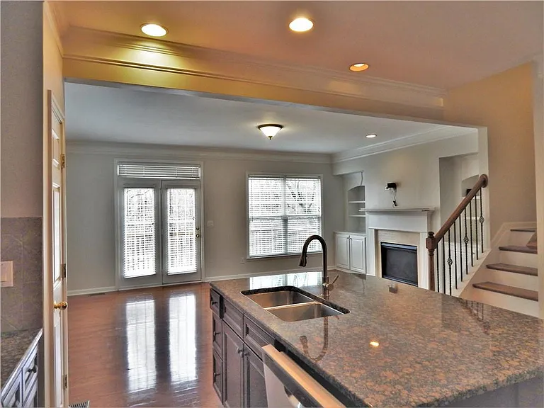 10829 Yorkwood St — Photo 29