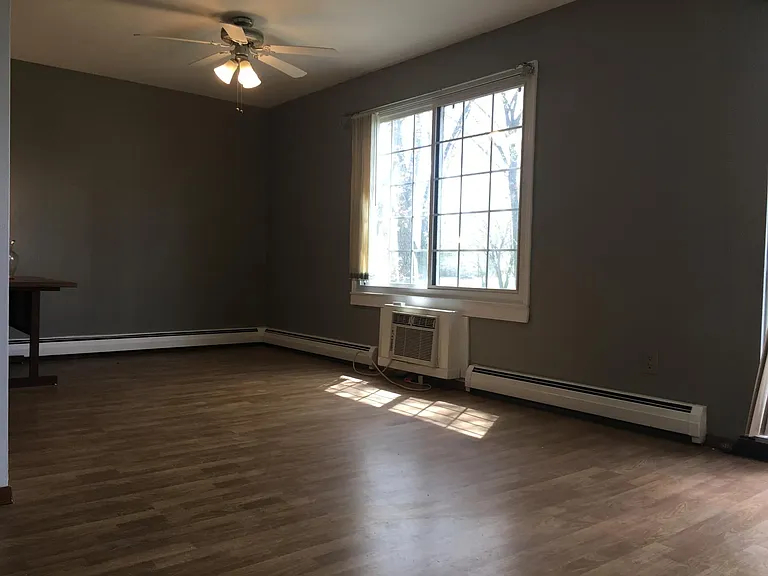 2158 Allen Blvd #4 — Photo 8