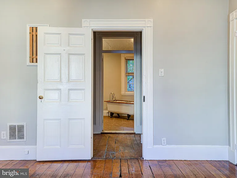 112 Fairmount Ave — Photo 12