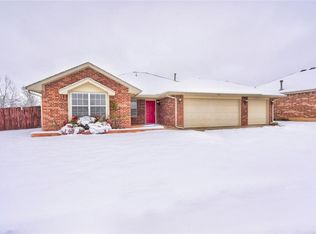 1201 Deer Run Dr, Norman, OK 73071