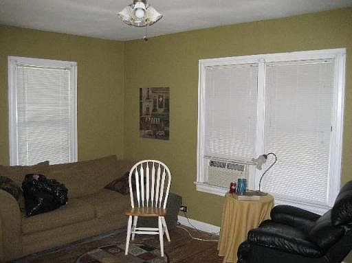 4th image of 327 UTOPIA AVE