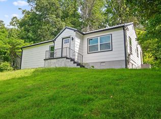 400 Hollywood Dr, Rossville, GA 30741