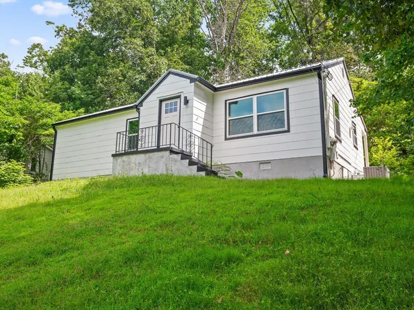 400 Hollywood Dr, Rossville, GA 30741