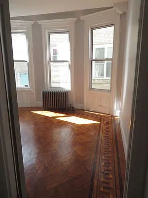 Rented by Space Real Estate | media 25