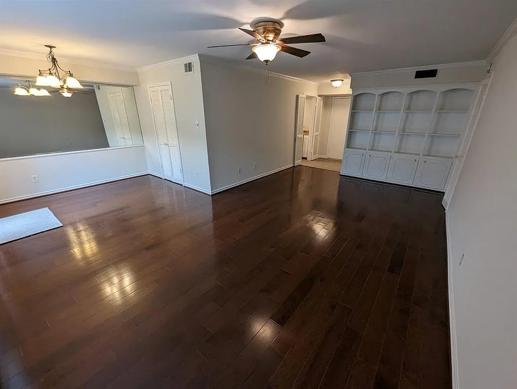1 bed, 1.0 bath, 894 sqft, $1,725 — Photo 2