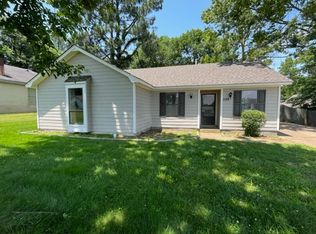 588 Lake Shore Dr S, Southaven, MS 38671