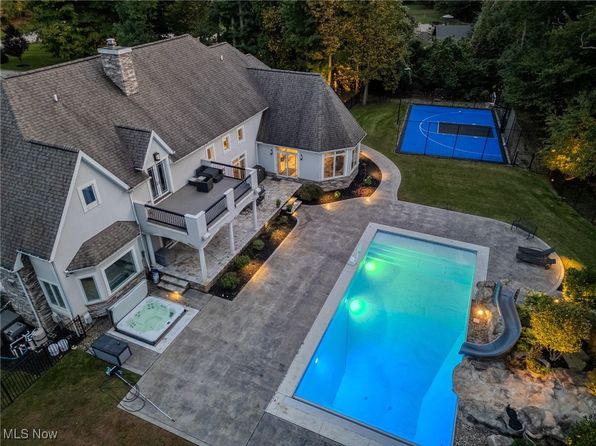 8315 Sanctuary Dr, Kirtland Hills, OH 44060