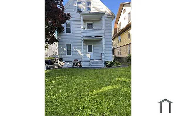 Building Photo - 139 Poplar St #2
